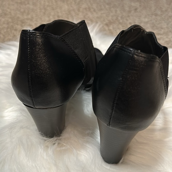 Life Stride Strappy Soft System Heels - Picture 3 of 6